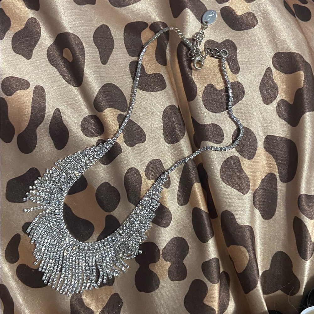 windsor silver necklace